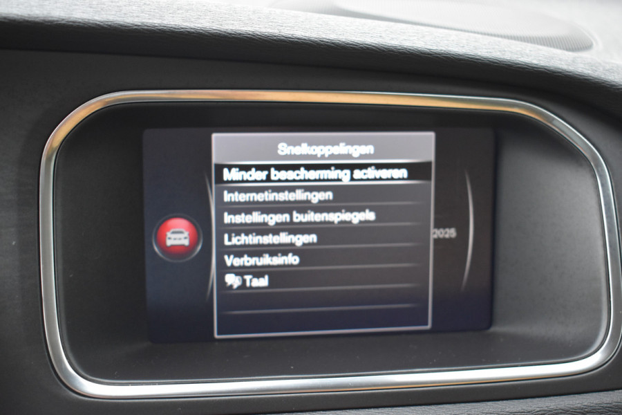 Volvo V40 Cross Country 1.5 T3 Polar+ Luxury Park assist incl camera | Harman & Kardon | Pano dak | Navigatie | Blue tooth