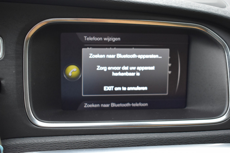 Volvo V40 Cross Country 1.5 T3 Polar+ Luxury Park assist incl camera | Harman & Kardon | Pano dak | Navigatie | Blue tooth