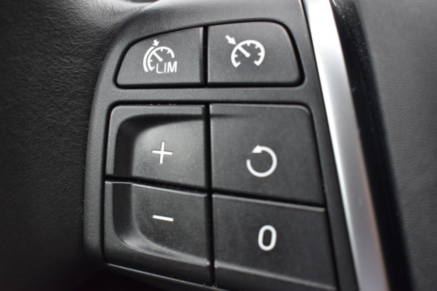 Volvo V40 Cross Country 1.5 T3 Polar+ Luxury Park assist incl camera | Harman & Kardon | Pano dak | Navigatie | Blue tooth