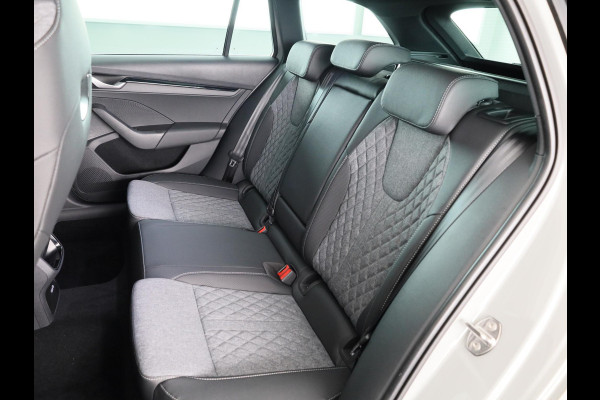 Škoda Octavia Combi Sportline Tour m-HEV 1.5 TSI 150 pk 7 versn. DSG | Panoramadak | Trekhaak wegklapbaar | Navigatie pakket | Winter pakket