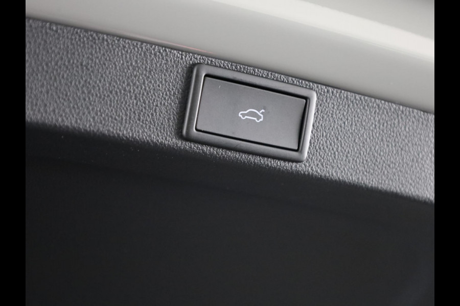 Škoda Octavia Combi Sportline Tour m-HEV 1.5 TSI 150 pk 7 versn. DSG | Panoramadak | Trekhaak wegklapbaar | Navigatie pakket | Winter pakket