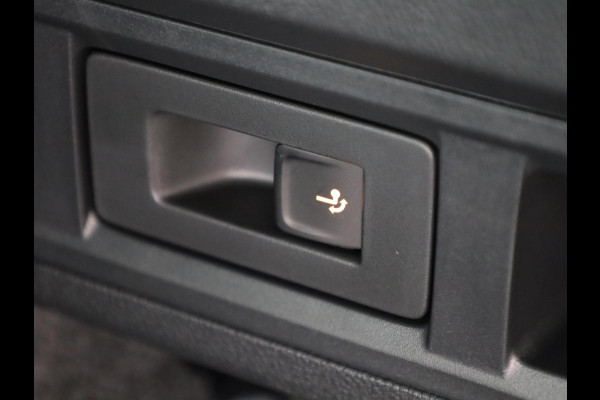 Škoda Octavia Combi Sportline Tour m-HEV 1.5 TSI 150 pk 7 versn. DSG | Panoramadak | Trekhaak wegklapbaar | Navigatie pakket | Winter pakket