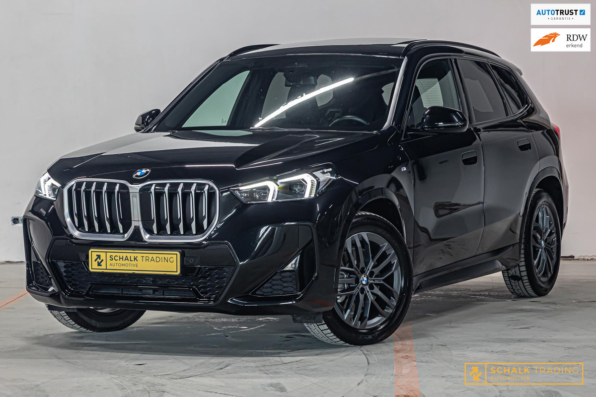 BMW X1 SDrive20i|M-sport|Pano|E-stoel|Fabrieksgarantie|H&K BMW X1 SDrive20i|M-sport|Pano|E-stoel|Fabrieksgarantie|H&K