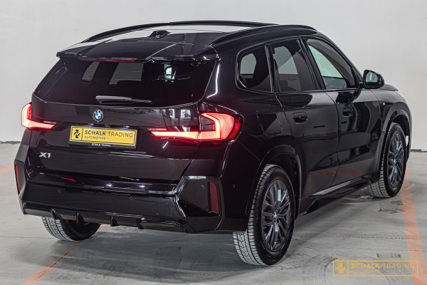 BMW X1 SDrive20i|M-sport|Pano|E-stoel|Fabrieksgarantie|H&K