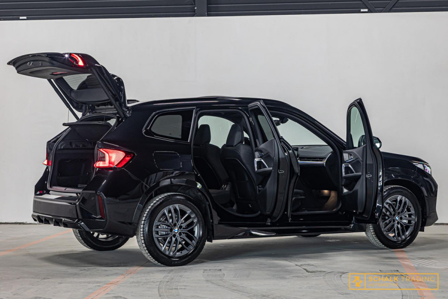 BMW X1 SDrive20i|M-sport|Pano|E-stoel|Fabrieksgarantie|H&K