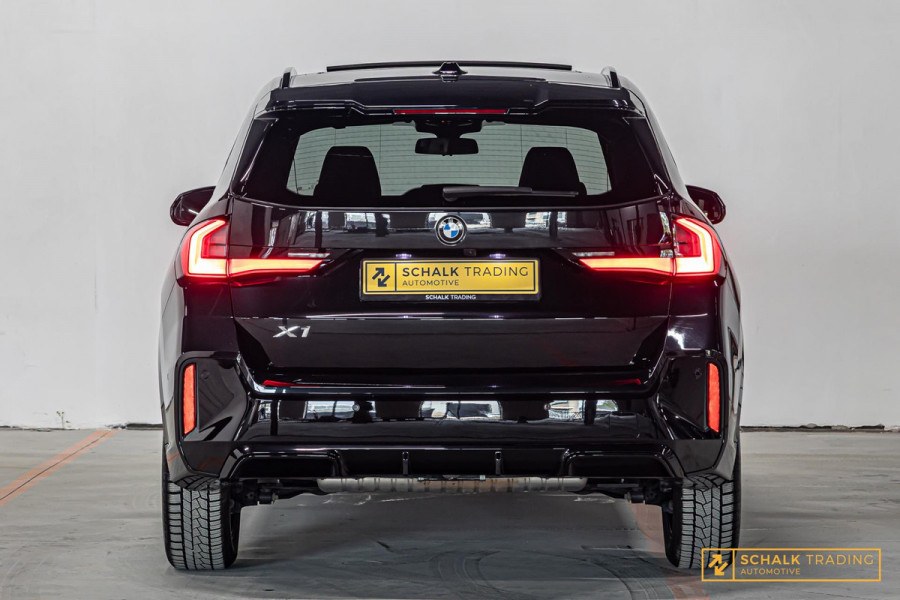 BMW X1 SDrive20i|M-sport|Pano|E-stoel|Fabrieksgarantie|H&K