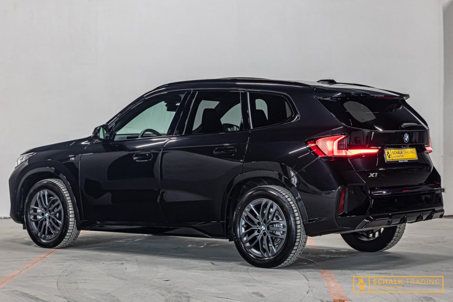 BMW X1 SDrive20i|M-sport|Pano|E-stoel|Fabrieksgarantie|H&K