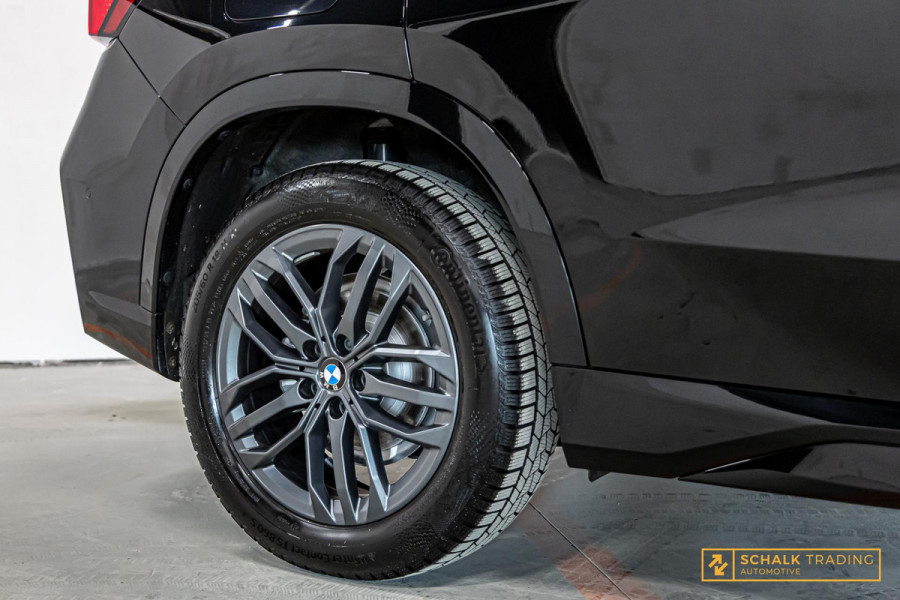 BMW X1 SDrive20i|M-sport|Pano|E-stoel|Fabrieksgarantie|H&K