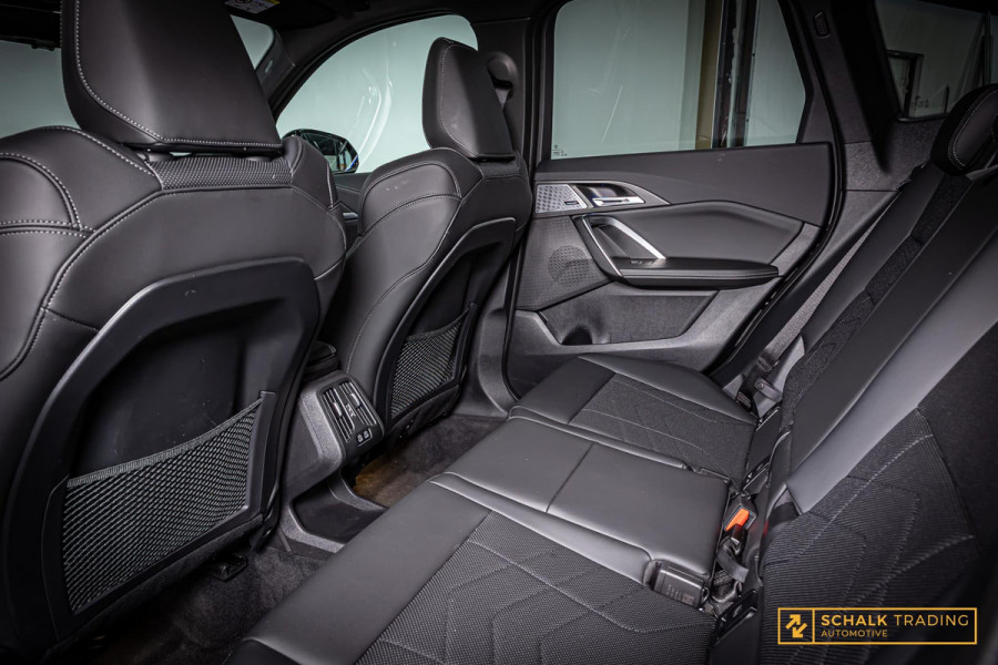 BMW X1 SDrive20i|M-sport|Pano|E-stoel|Fabrieksgarantie|H&K