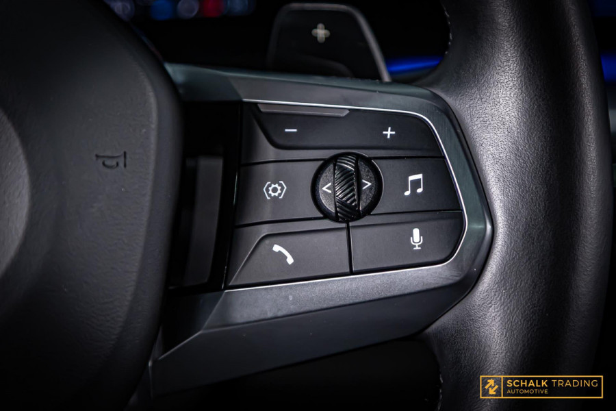 BMW X1 SDrive20i|M-sport|Pano|E-stoel|Fabrieksgarantie|H&K