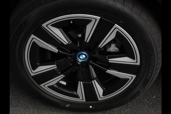 BMW iX3 Executive 74 kWh M-sport Leder Panoramisch schuif-kanteldak Navigatie Led Camera 360 Electrisch bedienbare achterklep