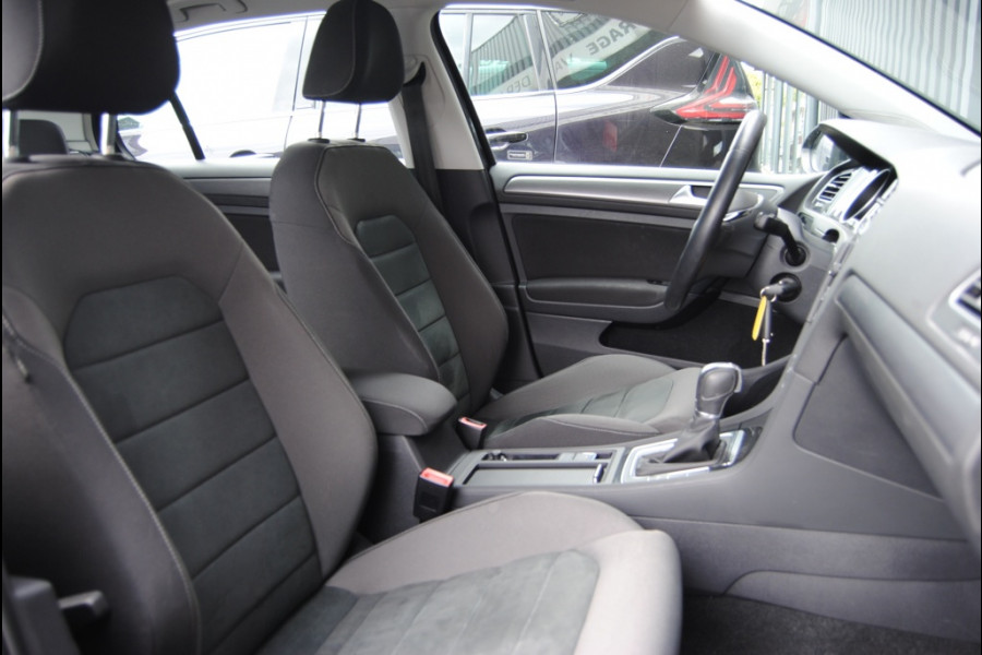 Volkswagen Golf 1.5 TSI CL Bns | APPLE CARPLAY/ GROOT NAVI