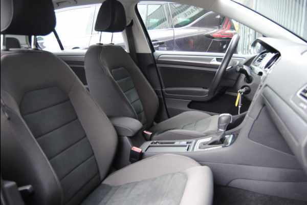 Volkswagen Golf 1.5 TSI CL Bns | APPLE CARPLAY/ GROOT NAVI