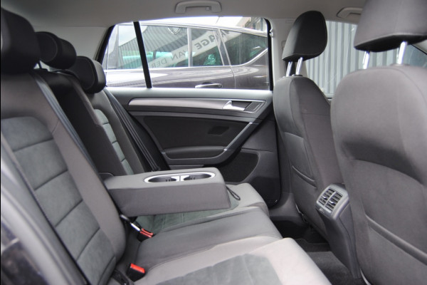 Volkswagen Golf 1.5 TSI CL Bns | APPLE CARPLAY/ GROOT NAVI