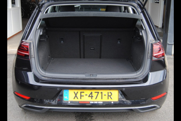 Volkswagen Golf 1.5 TSI CL Bns | APPLE CARPLAY/ GROOT NAVI