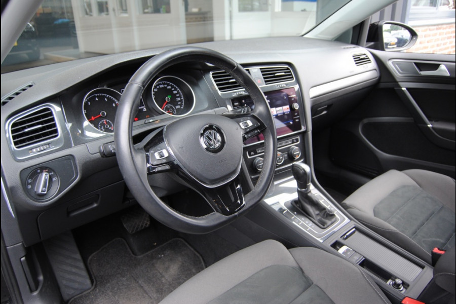 Volkswagen Golf 1.5 TSI CL Bns | APPLE CARPLAY/ GROOT NAVI