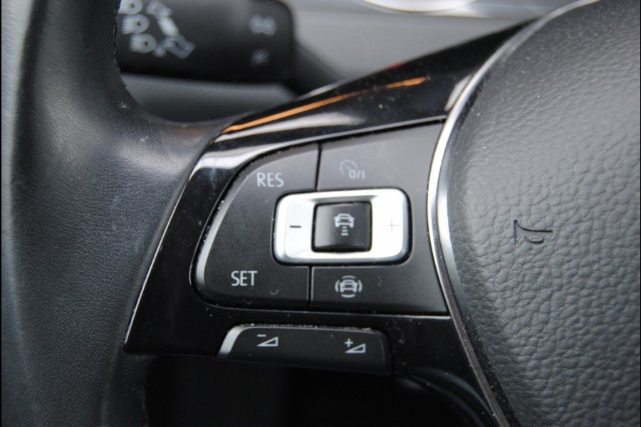 Volkswagen Golf 1.5 TSI CL Bns | APPLE CARPLAY/ GROOT NAVI