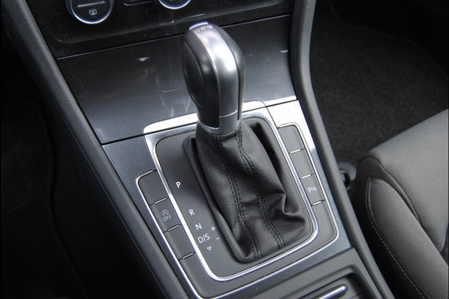 Volkswagen Golf 1.5 TSI CL Bns | APPLE CARPLAY/ GROOT NAVI