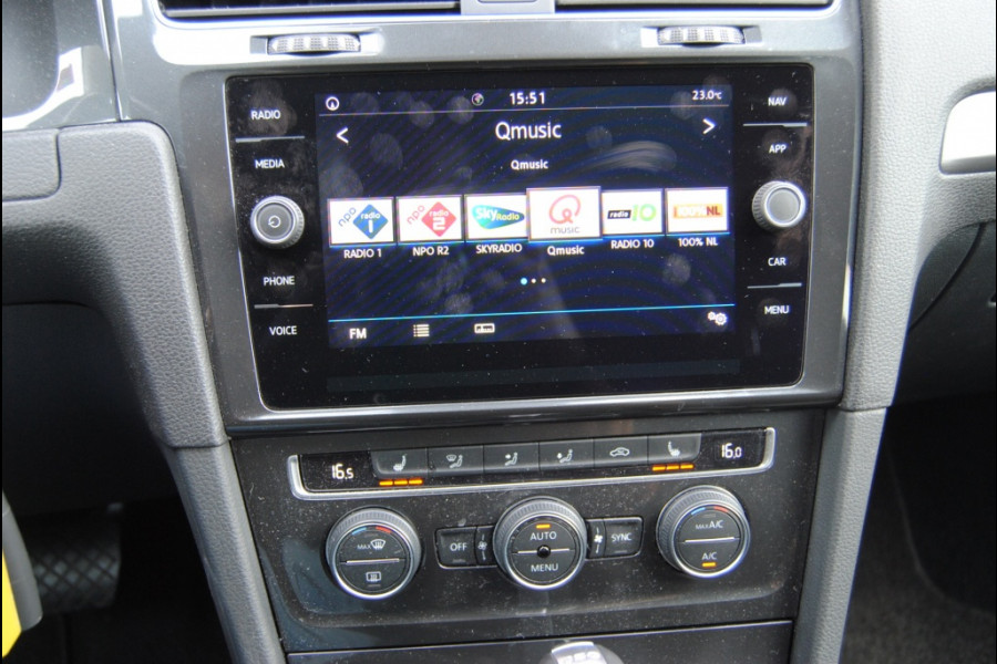 Volkswagen Golf 1.5 TSI CL Bns | APPLE CARPLAY/ GROOT NAVI