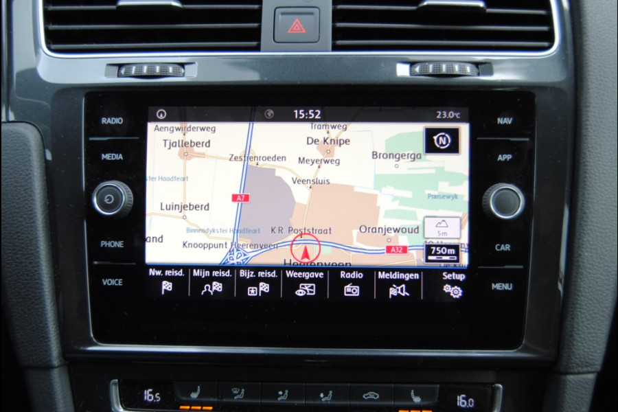 Volkswagen Golf 1.5 TSI CL Bns | APPLE CARPLAY/ GROOT NAVI