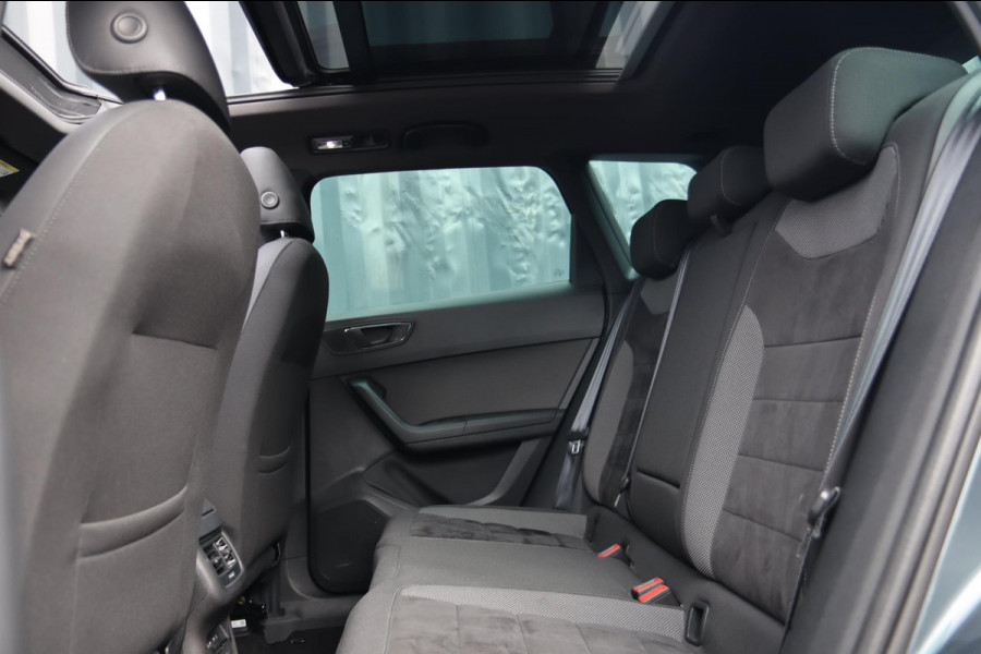 Seat Ateca 1.5 TSI Xcellence / PANO / KEYLESS / VIRTUAL / 360 / ACC / CARPLAY