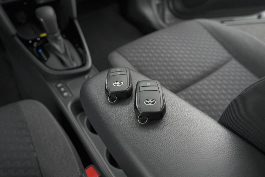 Toyota Yaris Cross 1.5 Hybrid 130 AT Teamplayer | Camera | Dodehoekdetectie | Apple Carplay | Parkeersensoren | Stoelverwarming