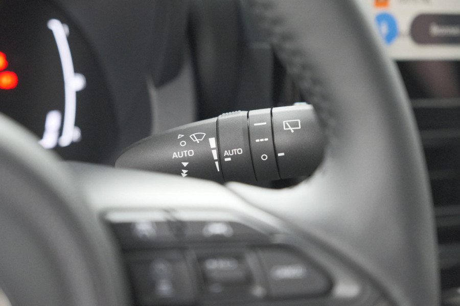 Toyota Yaris Cross 1.5 Hybrid 130 AT Teamplayer | Camera | Dodehoekdetectie | Apple Carplay | Parkeersensoren | Stoelverwarming