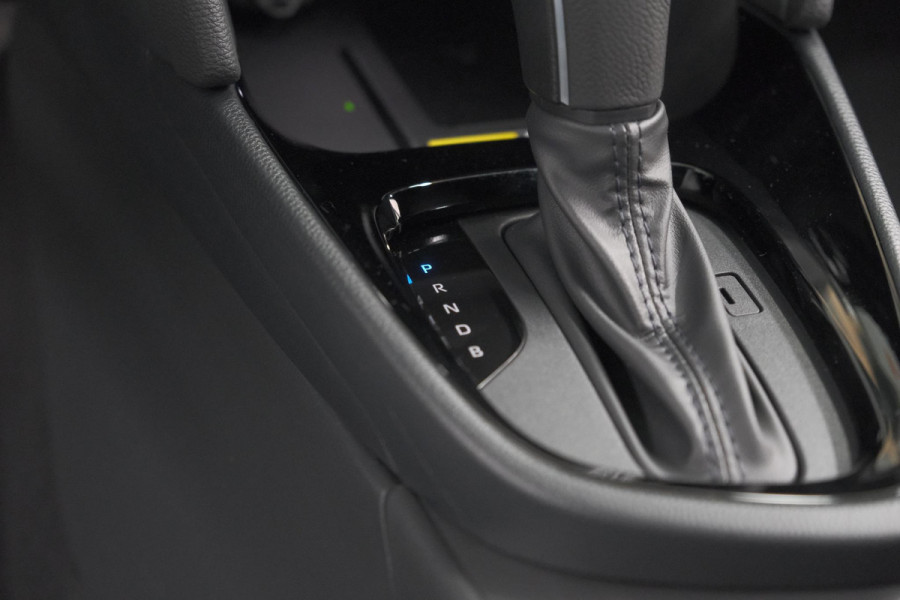 Toyota Yaris Cross 1.5 Hybrid 130 AT Teamplayer | Camera | Dodehoekdetectie | Apple Carplay | Parkeersensoren | Stoelverwarming