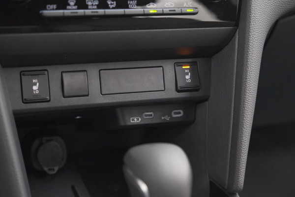 Toyota Yaris Cross 1.5 Hybrid 130 AT Teamplayer | Camera | Dodehoekdetectie | Apple Carplay | Parkeersensoren | Stoelverwarming