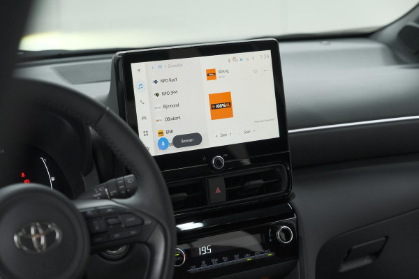 Toyota Yaris Cross 1.5 Hybrid 130 AT Teamplayer | Camera | Dodehoekdetectie | Apple Carplay | Parkeersensoren | Stoelverwarming
