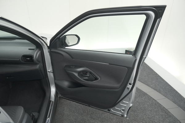 Toyota Yaris Cross 1.5 Hybrid 130 AT Teamplayer | Camera | Dodehoekdetectie | Apple Carplay | Parkeersensoren | Stoelverwarming