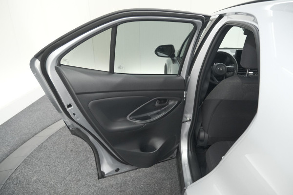 Toyota Yaris Cross 1.5 Hybrid 130 AT Teamplayer | Camera | Dodehoekdetectie | Apple Carplay | Parkeersensoren | Stoelverwarming