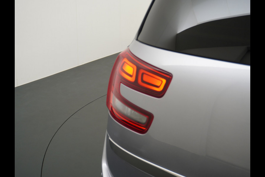 Citroën Grand C4 Spacetourer 1.2T 131pk Automaat 7-Persoons Apple Carplay Android Auto Camera Navi Pdc Keyless Stoelverwarming DAB Cruise Control Pdc Ecc Bluetooth Usb Led Isofix Lmv PureTech Shine Origineel Nederlandse Auto