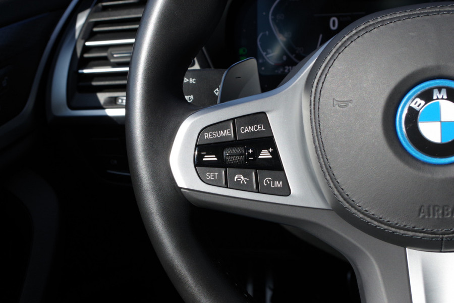 BMW X3 xDrive30e High Executive 293 PK PHEV, 360 Camera, Panoramadak, Driving As. Professional