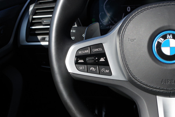 BMW X3 xDrive30e High Executive 293 PK PHEV, 360 Camera, Panoramadak, Driving As. Professional