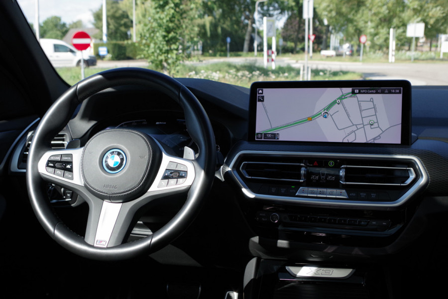 BMW X3 xDrive30e High Executive 293 PK PHEV, 360 Camera, Panoramadak, Driving As. Professional