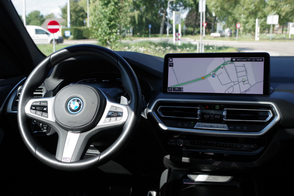 BMW X3 xDrive30e High Executive 293 PK PHEV, 360 Camera, Panoramadak, Driving As. Professional
