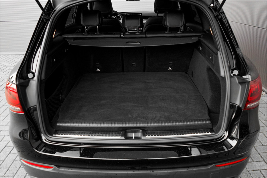Mercedes-Benz GLC 300e 4MATIC AMG Line Pano CarPlay 20"