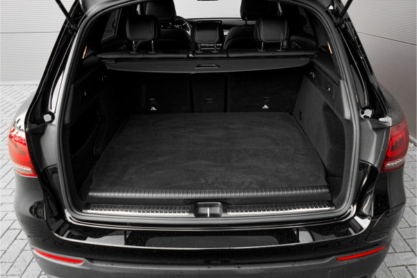 Mercedes-Benz GLC 300e 4MATIC AMG Line Pano CarPlay 20"