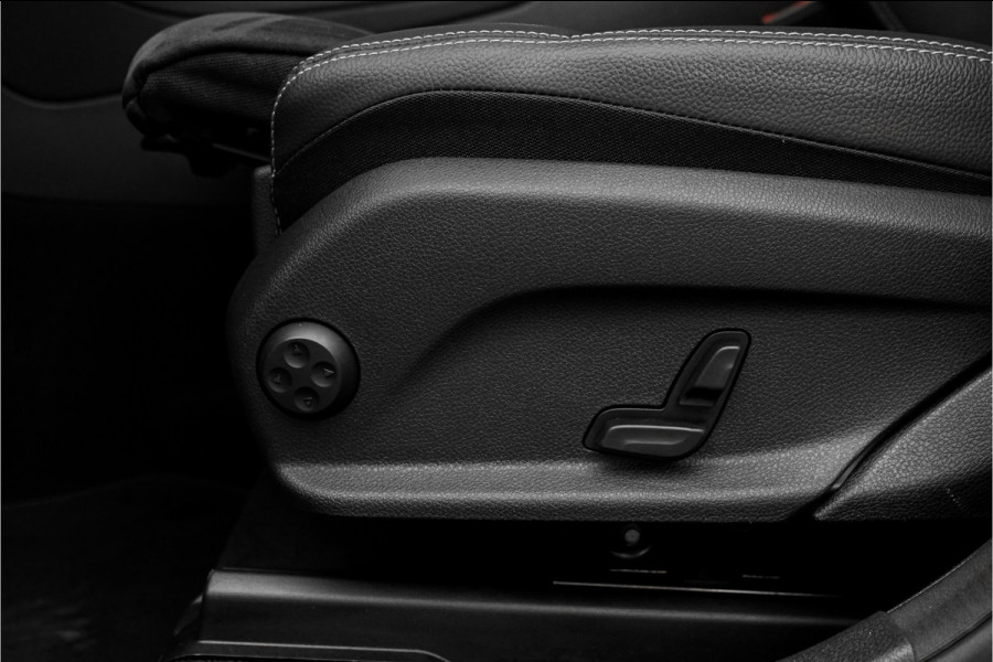 Mercedes-Benz GLC 300e 4MATIC AMG Line Pano CarPlay 20"