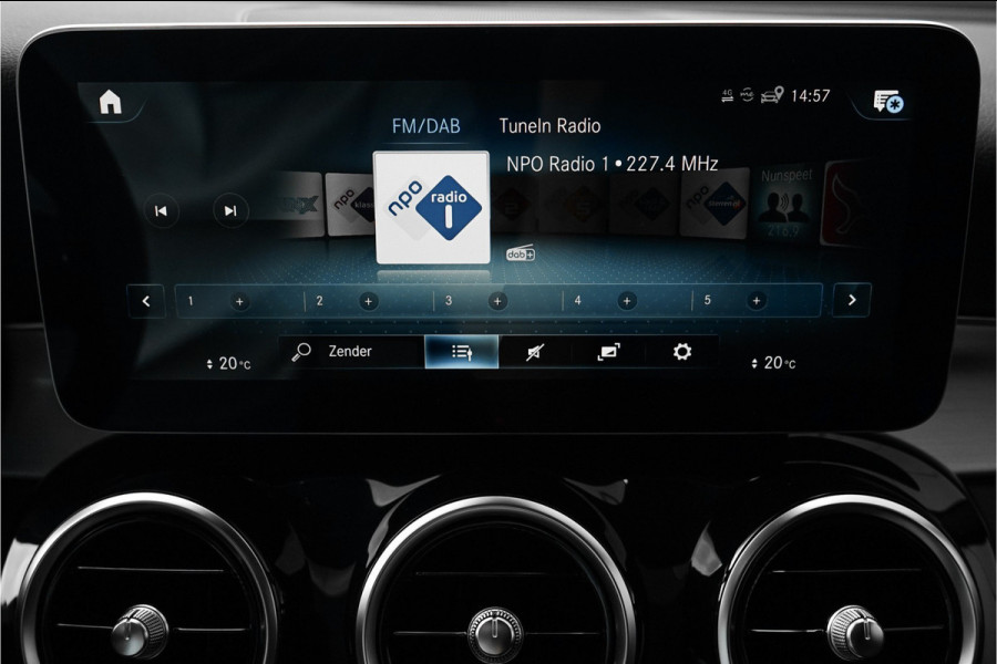 Mercedes-Benz GLC 300e 4MATIC AMG Line Pano CarPlay 20"