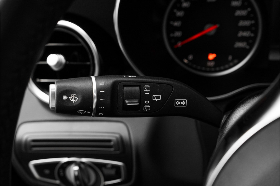 Mercedes-Benz GLC 300e 4MATIC AMG Line Pano CarPlay 20"