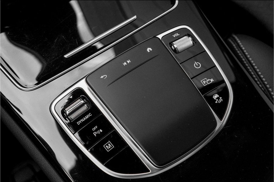 Mercedes-Benz GLC 300e 4MATIC AMG Line Pano CarPlay 20"