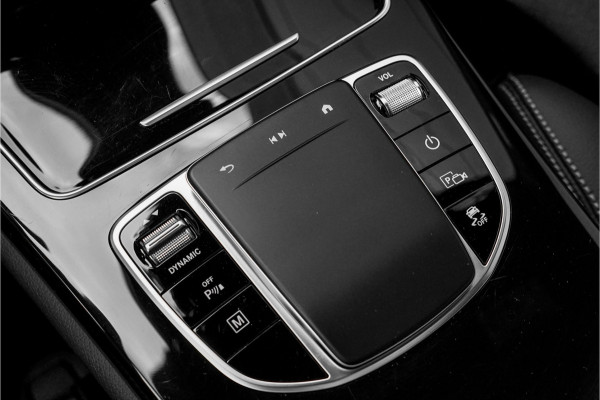 Mercedes-Benz GLC 300e 4MATIC AMG Line Pano CarPlay 20"