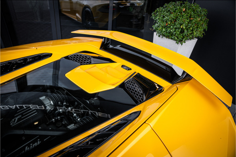 Lamborghini Huracan 5.2 V10 Tecnica RWD - Giallo Inti | Fabrieksgarantie | Dealeronderhouden | Lift | Sensonum
