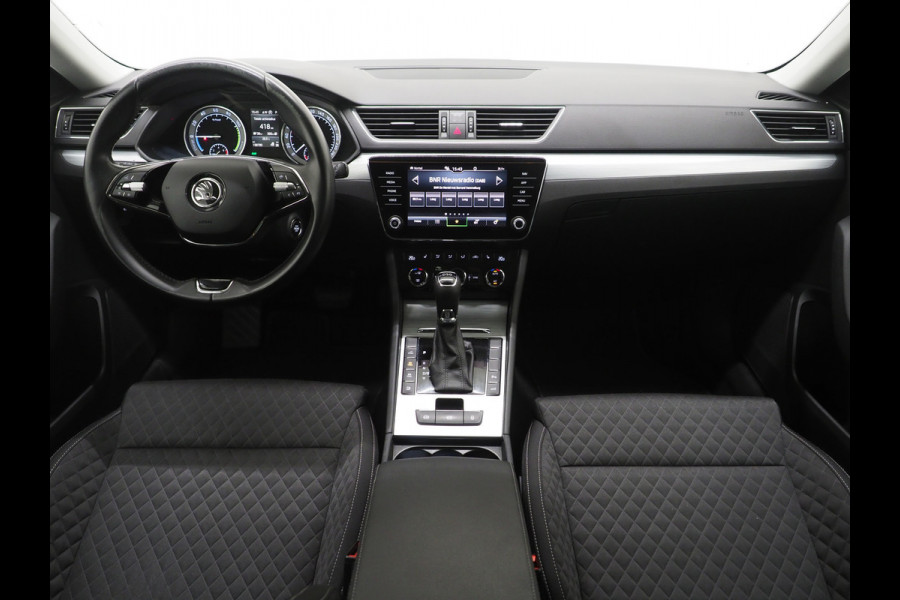 Škoda Superb Combi 1.4 TSI iV 218PK | Keyless | Camera | DAB | Cruise | Stoelverwarming | LED | Carplay