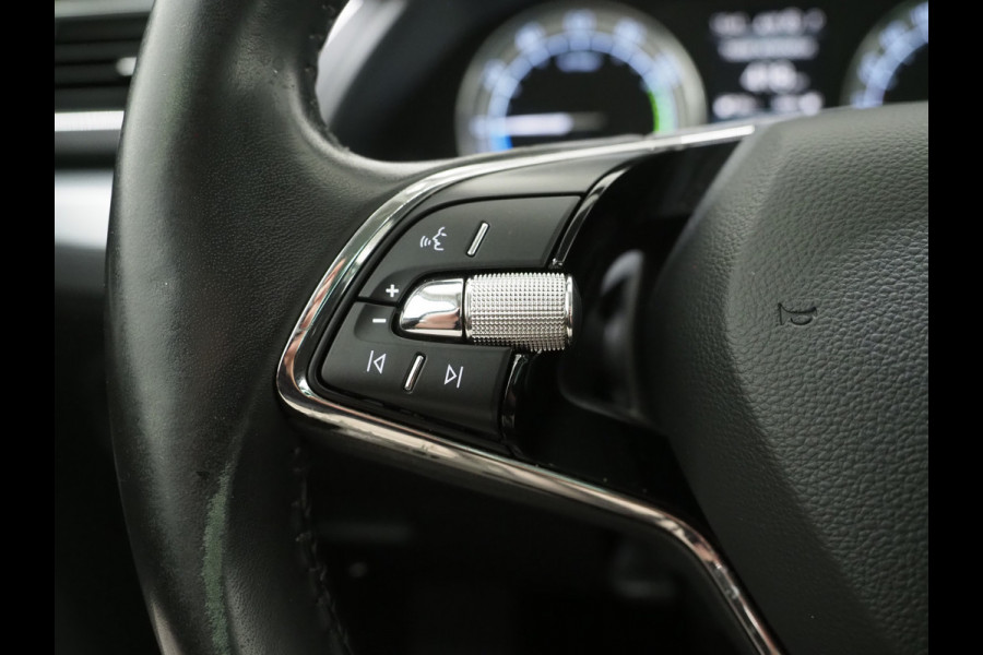 Škoda Superb Combi 1.4 TSI iV 218PK | Keyless | Camera | DAB | Cruise | Stoelverwarming | LED | Carplay