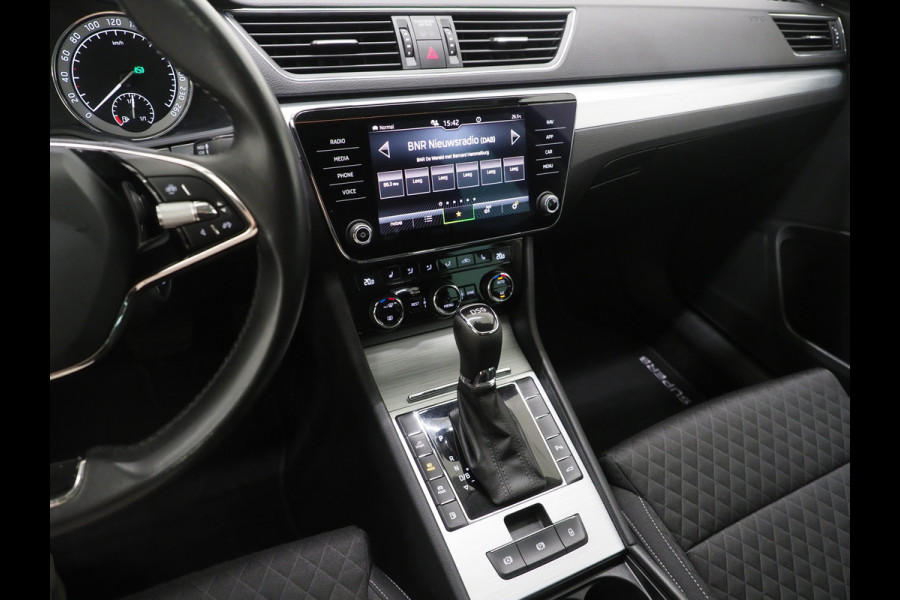 Škoda Superb Combi 1.4 TSI iV 218PK | Keyless | Camera | DAB | Cruise | Stoelverwarming | LED | Carplay