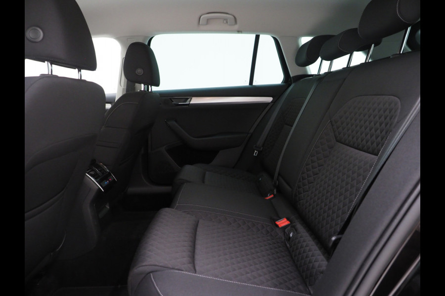 Škoda Superb Combi 1.4 TSI iV 218PK | Keyless | Camera | DAB | Cruise | Stoelverwarming | LED | Carplay