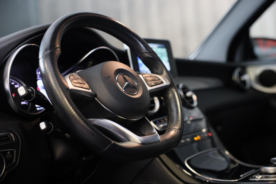 Mercedes-Benz GLC 250 4MATIC AMG 63 Look / AUT / Navi / Ecc / Cruise Control / Leder / Elek Stoelen / Led / Pdc / 20 Inch
